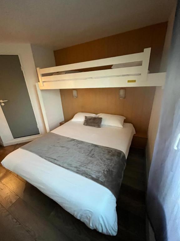 Brit Hotel Essentiel Pau Lescar Kültér fotó