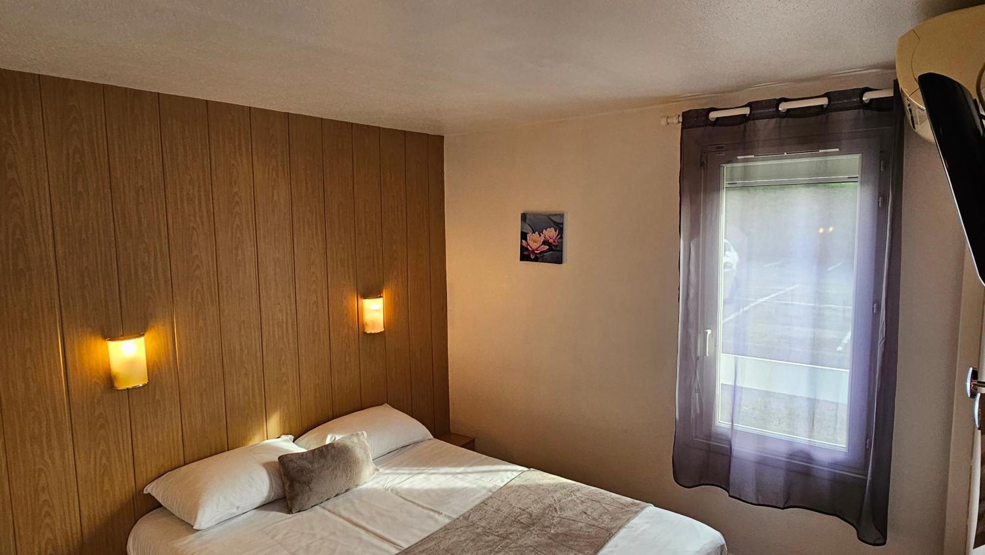 Brit Hotel Essentiel Pau Lescar Kültér fotó