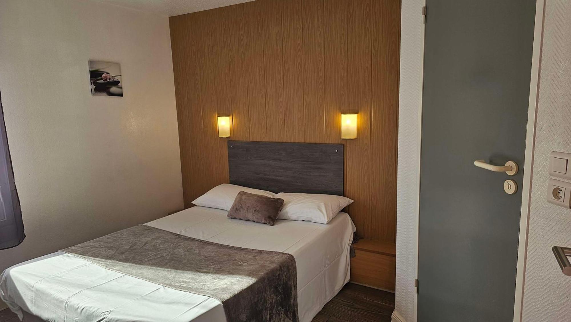 Brit Hotel Essentiel Pau Lescar Kültér fotó