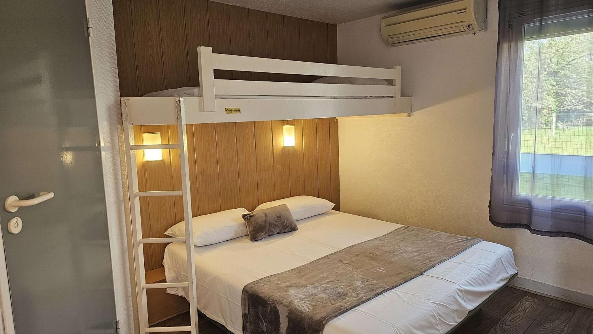 Brit Hotel Essentiel Pau Lescar Kültér fotó