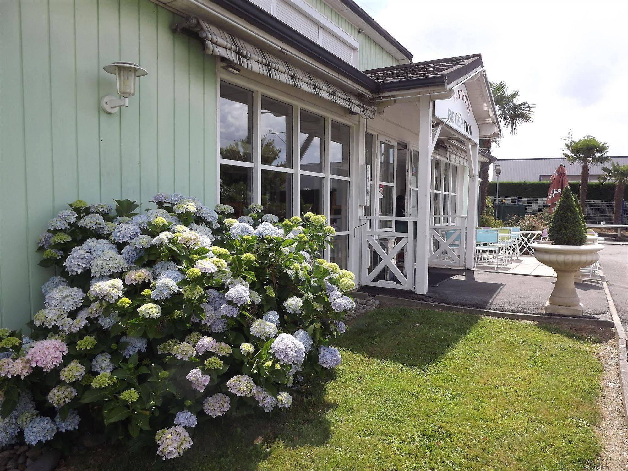 Brit Hotel Essentiel Pau Lescar Kültér fotó